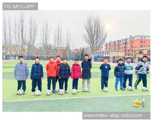 团结拼搏勇往直前小学足球队口号激励每一位队员奋发向上